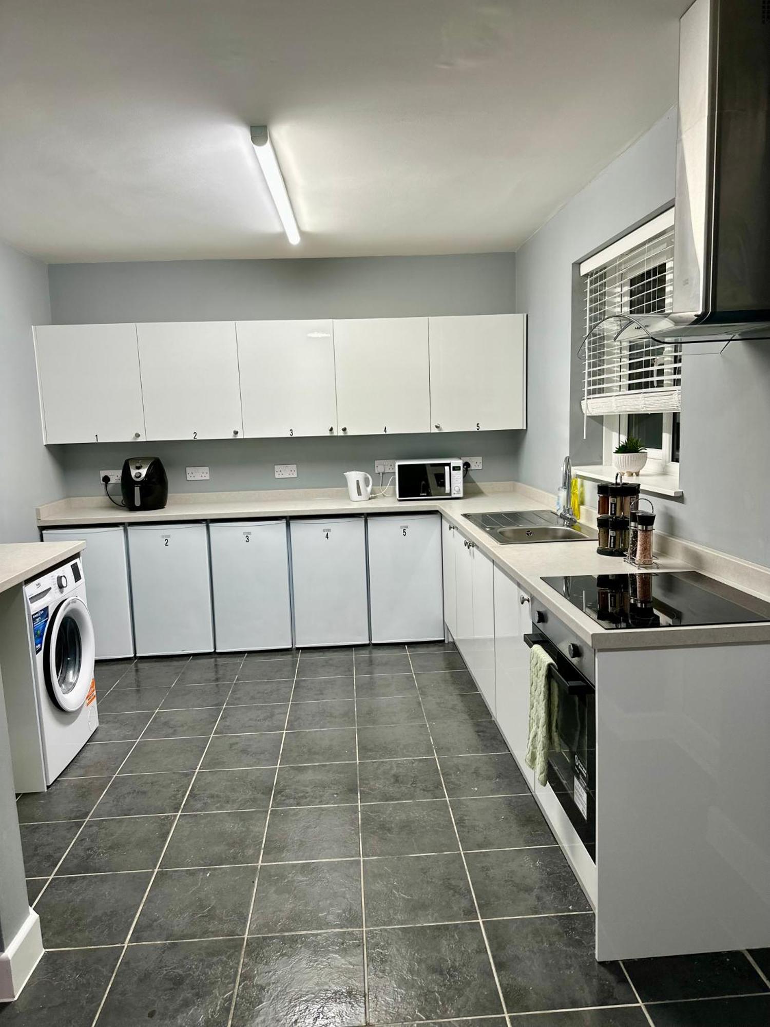 Cosy Ensuite Double Room, Near Heathrow Airport Northolt  Екстер'єр фото