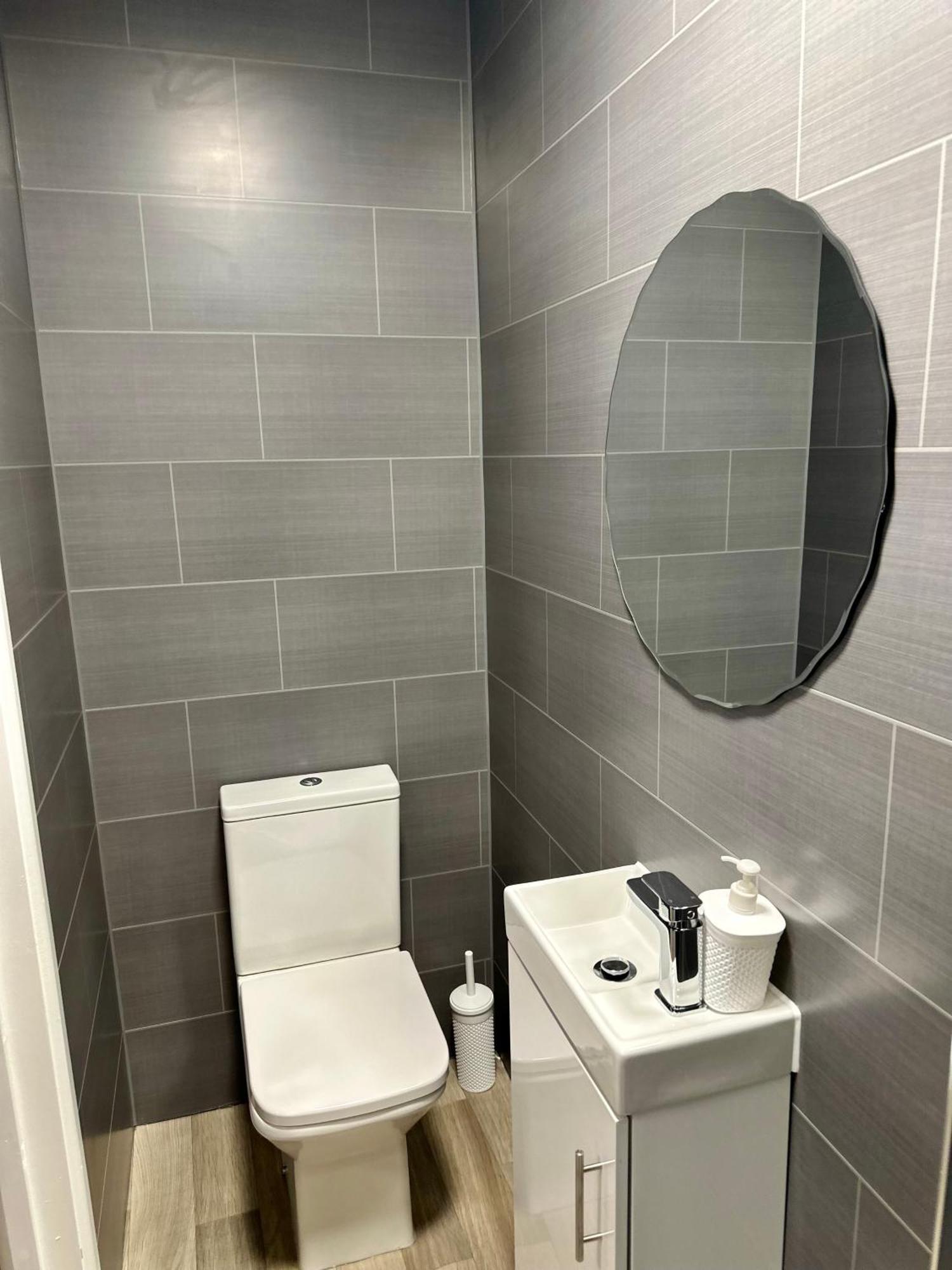 Cosy Ensuite Double Room, Near Heathrow Airport Northolt  Екстер'єр фото