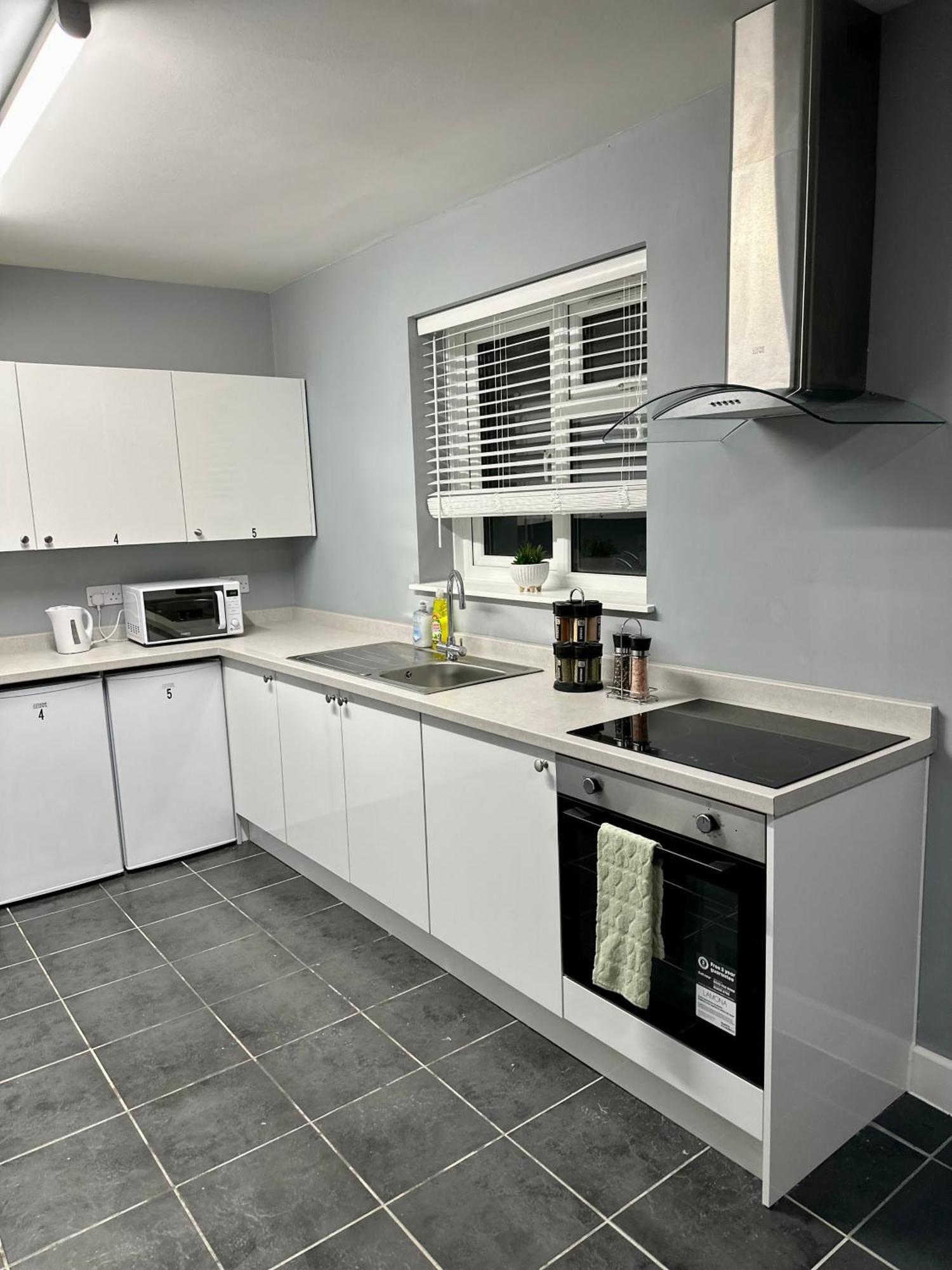 Cosy Ensuite Double Room, Near Heathrow Airport Northolt  Екстер'єр фото